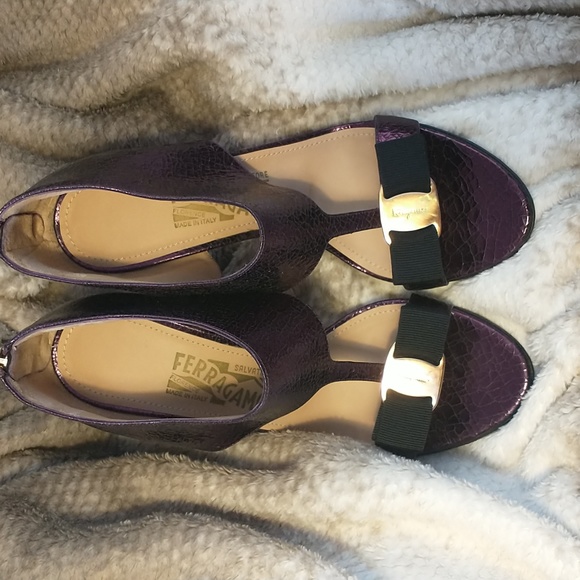 Salvatore Ferragamo Pellas Metal Graph Lamb 7 1/2 size - Picture 2 of 8